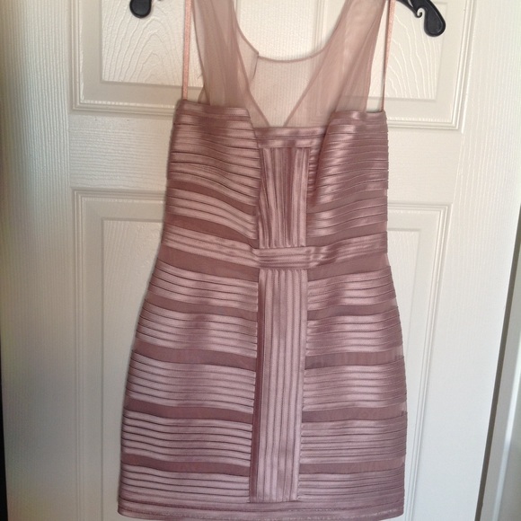 BCBGMAXAZRIA Brenda Bandage Dress in Taupe | Size2 - Picture 2 of 4